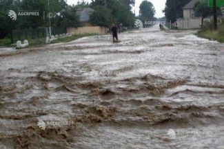 Buzău: Rețeaua de alimentare cu apă și un pod – afectate în comuna Beceni, în urma precipitațiilor abundente