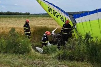 Argeș: Un motodeltaplan a aterizat forțat în comuna Buzoiești; un bărbat este rănit