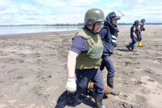 Botoșani: O bombă de aviație a fost descoperită pe malul Prutului, în apropiere de localitatea Stânca