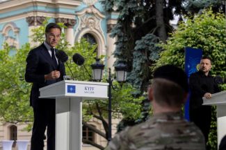 Rusia este ‘tot mai disperată’ în fața Ucrainei, spune Mark Rutte