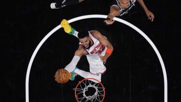 Baschet: NBA – New York Knicks a debutat cu dreptul în finala cu San Antonio Spurs