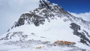 Alpinism: Un ghid nepalez, dat dispărut pe Everest, găsit în viață după șase zile