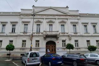 Protest Finanțe/Arad: Toți cei 380 de angajați de la AJFP au rămas acasă, ca formă de protest