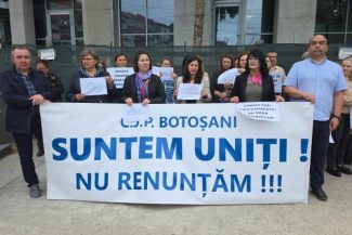 Botoșani: Protest al funcționarilor din Casa Județeană de Pensii