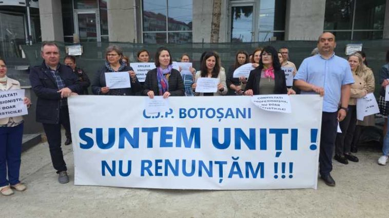 Botoșani: Protest al funcționarilor din Casa Județeană de Pensii