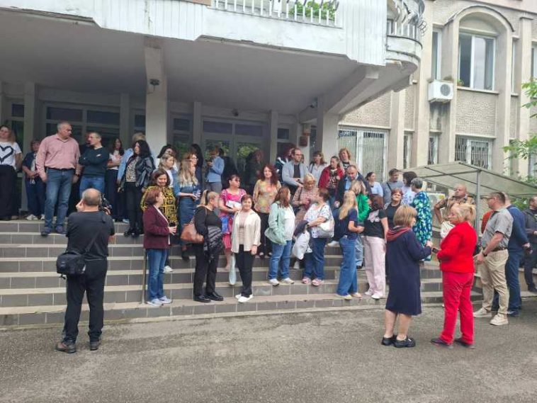 Protest salarizare/Hunedoara: Birouri goale la AJFP, angajații au plecat acasă