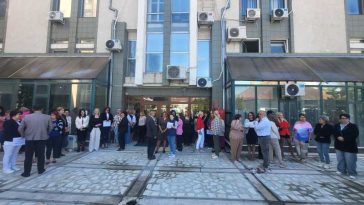 Protest salarizare/Bistrița-Năsăud: Angajații de la Finanțe au întrerupt lucrul timp de două ore