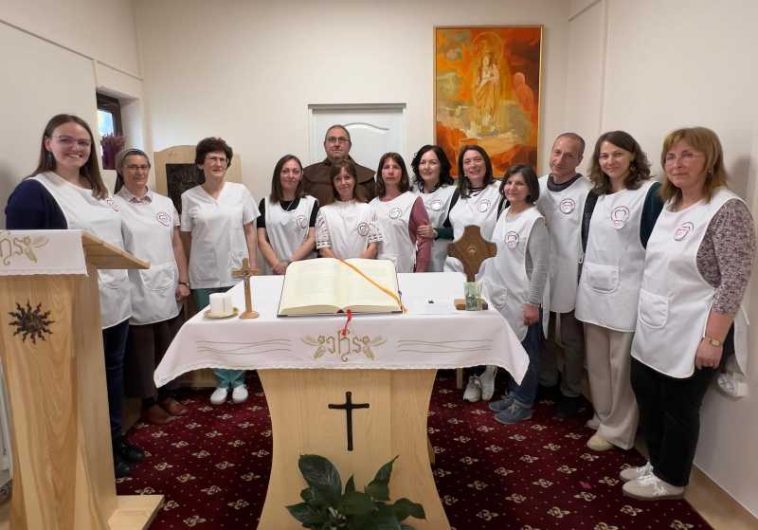 Harghita: Program de voluntariat, introdus în premieră la SJU Miercurea-Ciuc; mai multe persoane oferă sprijin pacienților