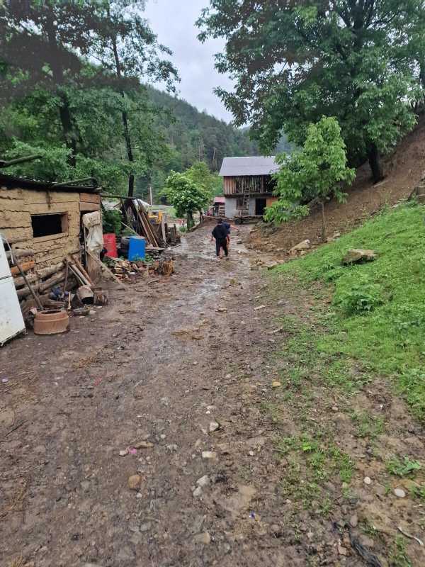 VIDEO/UPDATE DSU: 11 localități din 7 județe și Capitala, afectate de fenomenele hidrometeorologice