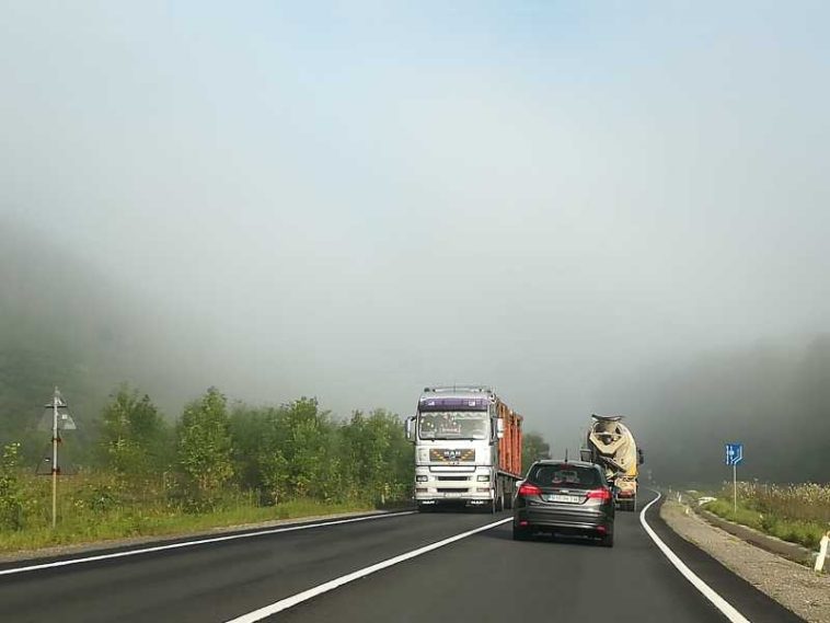 Infotrafic: Circulație îngreunată din cauza ceții pe drumurile din şase județe
