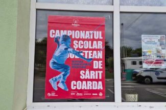 Sibiu: Peste 300 de elevi au participat la primul campionat de sărit coarda; un băiat a reușit 307 sărituri (GALERIE FOTO)
