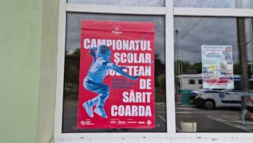 Sibiu: Peste 300 de elevi au participat la primul campionat de sărit coarda; un băiat a reușit 307 sărituri (GALERIE FOTO)