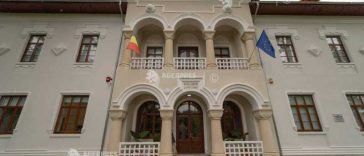 REPORTAJ Dâmbovița: Muzeul Tradițiilor Militare de la Târgoviște – o călătorie în sute de ani de istorie, dincolo de arme și uniforme (GALERIE FOTO/VIDEO)