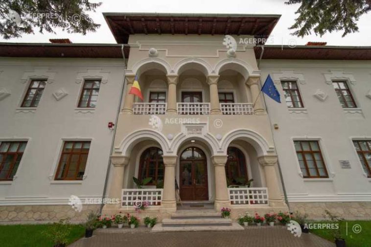 REPORTAJ Dâmbovița: Muzeul Tradițiilor Militare de la Târgoviște – o călătorie în sute de ani de istorie, dincolo de arme și uniforme (GALERIE FOTO/VIDEO)