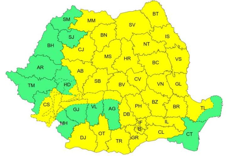 Cod galben de averse, descărcări electrice și vijelii în cea mai mare parte a țării, pe parcursul zilei de sâmbătă