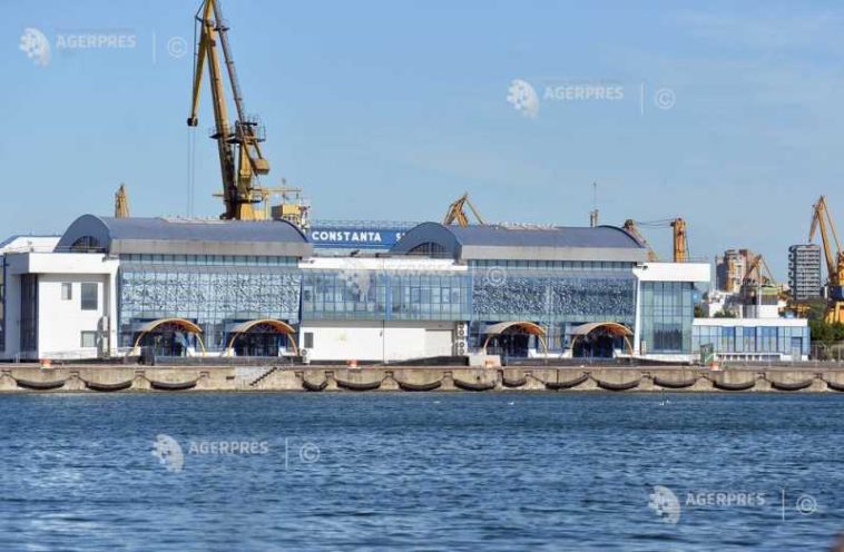 Dronă explodată la Constanța/ Hală industrială din portul maritim, distrusă de suflul exploziei