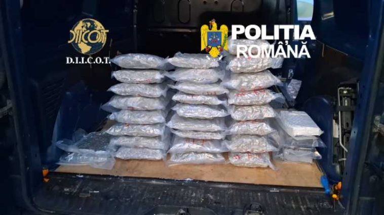 DIICOT: Un ucrainean și un român, reținuți după ce au introdus în țară canabis și cocaină