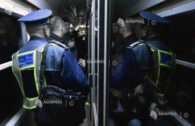 Bistrița-Năsăud: Mai multe persoane, reținute după ce au făcut scandal și au aruncat cu pietre într-un tren