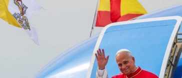 Papa Leon al XIV-lea a aterizat la Madrid, prima etapă a unei vizite de șapte zile în Spania