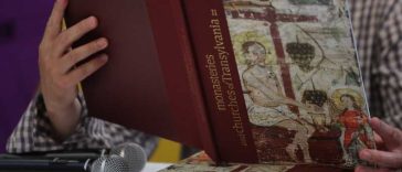 Un volum dedicat patrimoniului monastic din Transilvania – lansat la Bookfest