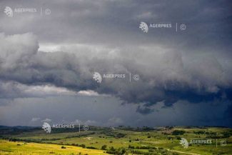 Cod galben de instabilitate atmosferică și averse însemnate cantitativ în jumătate de țară, pe parcursul zilei de duminică