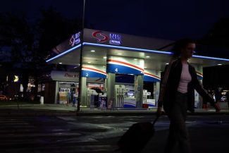 SUA acordă grupului MOL mai mult timp pentru cumpărarea companiei NIS din Serbia
