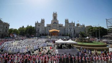 Peste 1,2 milioane de oameni au asistat la Madrid la slujba oficiată de Leon al XIV-lea