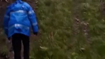 Buzău: Doi turiști rătăciți pe munte, salvați de jandarmi după o operațiune de cinci ore (GALERIE FOTO/VIDEO)