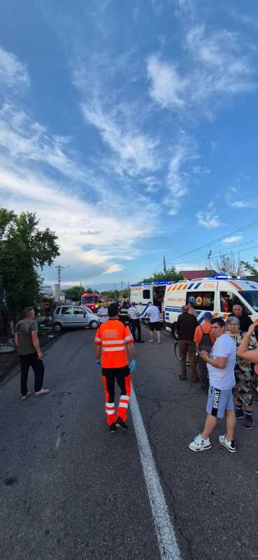 Vrancea: Patru persoane, între care un minor și o tânără însărcinată, rănite într-un accident la Gologanu