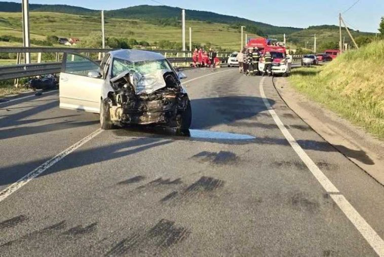 Infotrafic: O persoană a decedat în urma coliziunii între un motociclu și un autoturism pe DN 1F (județul Cluj)