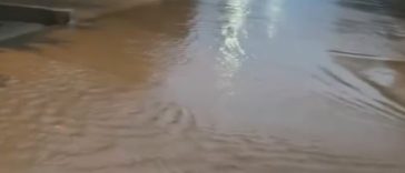 VIDEO Vrancea: Zeci de persoane evacuate din localitatea Bogza după creșterea debitului râului Slimnic