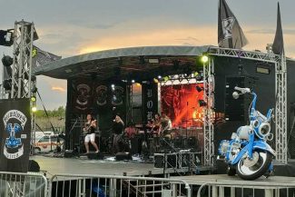 REPORTAJ Tulcea: Bragă, storceag și rock – atracțiile festivalului Seawolves Delta Fest din Satul pescăresc