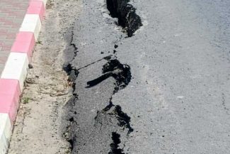 Buzău: DN 10 – surpat în fața Primăriei Siriu; zeci de drumuri și podețe afectate de ploi în ultimele zile