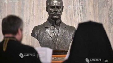 Bustul lui Vasile Stroescu, primul președinte de vârstă al Parlamentului României Mari, dezvelit la Camera Deputaților