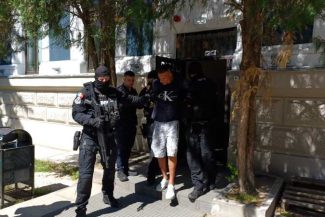 Hunedoara: Bărbatul care a tras cu arma la Lupeni – arestat preventiv pentru tentativă de omor calificat (FOTO/VIDEO)