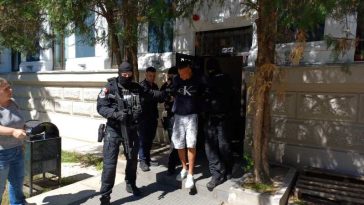 Hunedoara: Bărbatul care a tras cu arma la Lupeni – arestat preventiv pentru tentativă de omor calificat (FOTO/VIDEO)