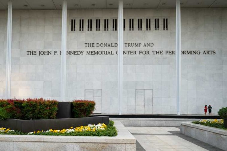 SUA: Centrul Kennedy elimină numele lui Trump de pe site-ul său