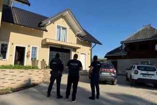 Suceava: Femeie care ar fi îngrijit copii contra cost, deși nu era autorizată – cercetată pentru evaziune