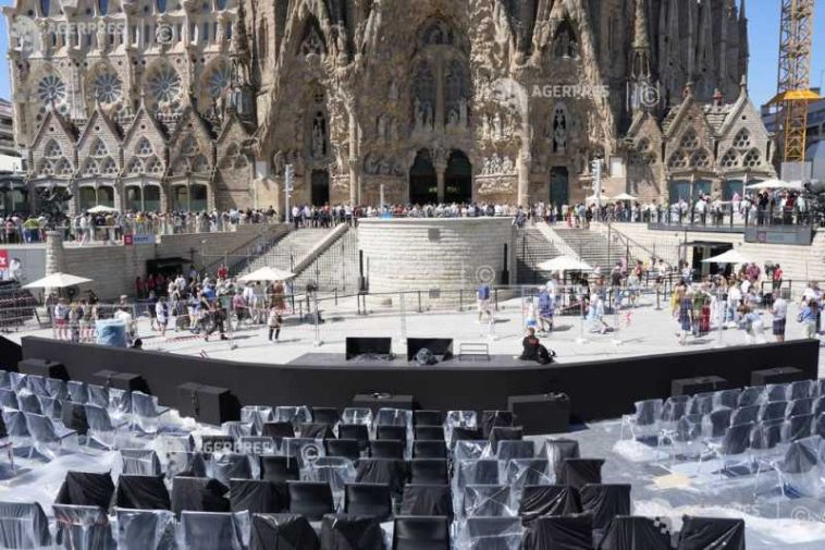 Papa Leon al XIV-lea a ajuns la Barcelona, în ajunul unei liturghii la Sagrada Familia