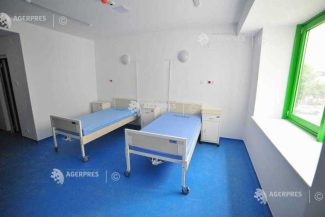 Dâmbovița: Medic șef de secție, reținut pentru mită; lua între 100 și 400 de lei de la pacienți