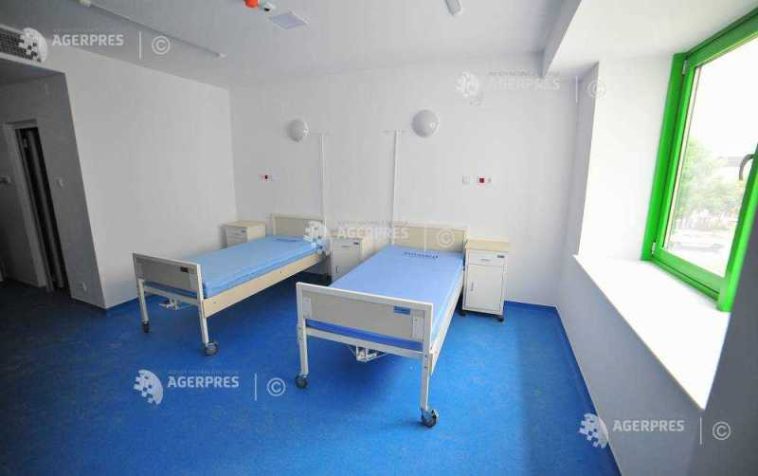 Dâmbovița: Medic șef de secție, reținut pentru mită; lua între 100 și 400 de lei de la pacienți