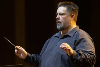Mureș: Creatorul de proiecte artistice inovatoare Remus Grama, dirijorul Concertului extraordinar de închidere a stagiunii aniversare 75