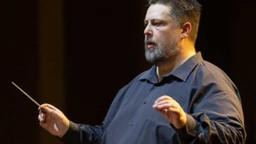 Mureș: Creatorul de proiecte artistice inovatoare Remus Grama, dirijorul Concertului extraordinar de închidere a stagiunii aniversare 75