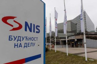 Serbia spune că a încheiat un acord cu grupul ungar MOL privind compania sa petrolieră NIS