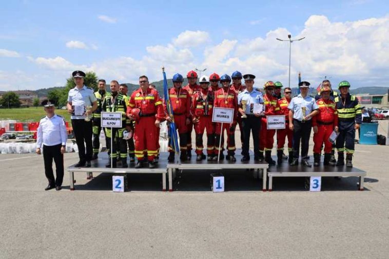Vâlcea: Pompierii din Mureș și Covasna – câștigătorii Competiției Naționale de Descarcerare și Acordare a Primului Ajutor Calificat