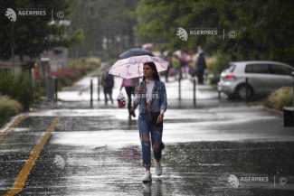 Cod galben de averse și vijelii în București și în 10 județe din sudul țării, vineri