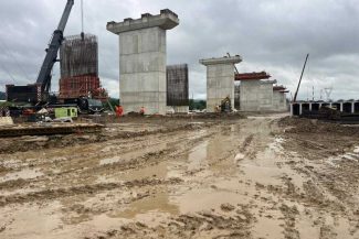 CNAIR: Ploile torențiale au inundat șantiere de pe Autostrada A7 Focșani-Bacău