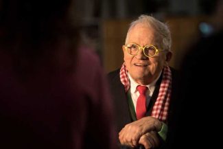 Artistul britanic David Hockney, figură marcantă a artei contemporane, a murit la 88 de ani