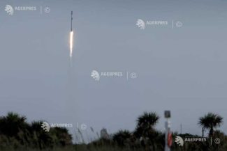 SpaceX a lansat cu succes racheta emblematică Falcon 9 în ziua listării sale la bursă