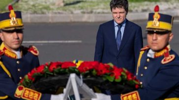 Președintele Nicușor Dan a depus o coroană de flori la Monumentul dedicat memoriei victimelor Mineriadei din 1990